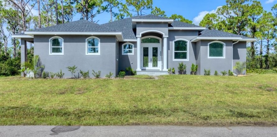 Casa en Port Charlotte, Florida 4 dormitorios, 303.05 m2 № 1903861