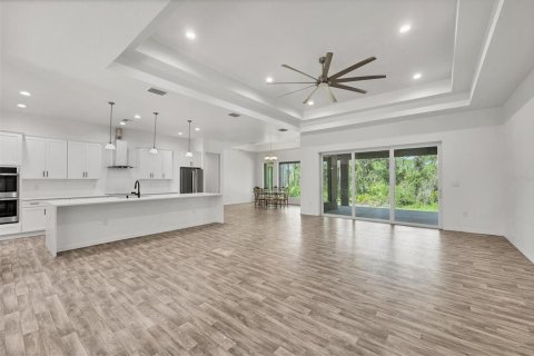 Casa en venta en Port Charlotte, Florida, 4 dormitorios, 303.05 m2 № 1903861 - foto 6