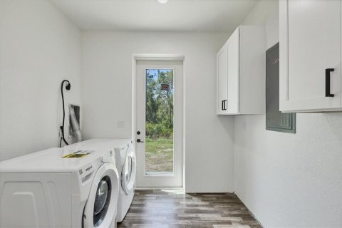 Casa en venta en Port Charlotte, Florida, 4 dormitorios, 303.05 m2 № 1903861 - foto 24