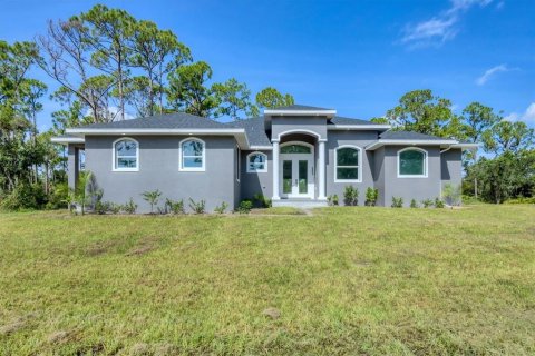 Casa en venta en Port Charlotte, Florida, 4 dormitorios, 303.05 m2 № 1903861 - foto 2