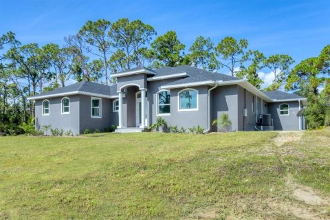 Casa en venta en Port Charlotte, Florida, 4 dormitorios, 303.05 m2 № 1903861 - foto 3