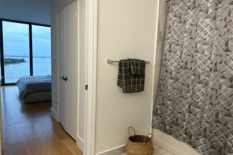 Condo in Miami, Florida, 2 bedrooms  № 1730754 - photo 18