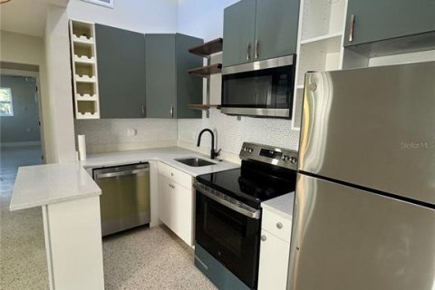 Купить коммерческую недвижимость в Сент-Питерсберг, Флорида 4 спальни, 161.28м2, № 1908111 - фото 25