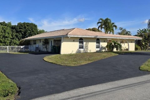 Casa en venta en Plantation, Florida, 4 dormitorios, 224.92 m2 № 1999059 - foto 4