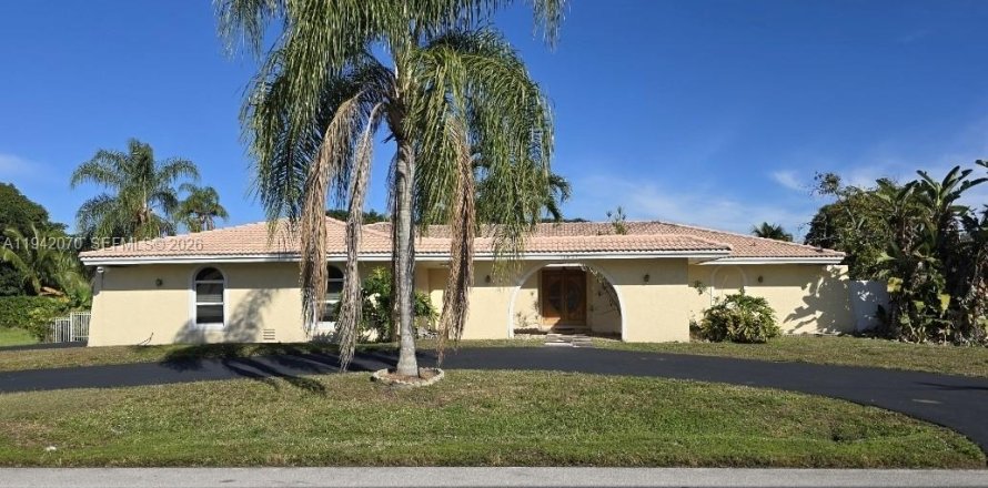 Casa en Plantation, Florida 4 dormitorios, 224.92 m2 № 1999059