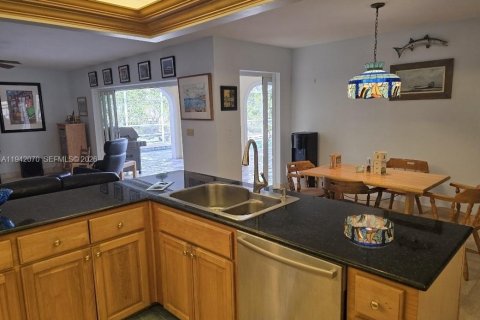 Casa en venta en Plantation, Florida, 4 dormitorios, 224.92 m2 № 1999059 - foto 13