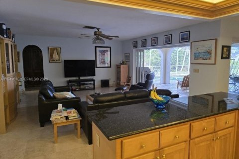 Casa en venta en Plantation, Florida, 4 dormitorios, 224.92 m2 № 1999059 - foto 16