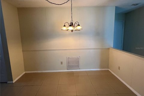 Villa ou maison à louer à Oldsmar, Floride: 4 chambres, 130.16 m2 № 1880874 - photo 4