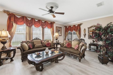 Villa ou maison à vendre à Orlando, Floride: 5 chambres, 295.52 m2 № 2225685 - photo 17