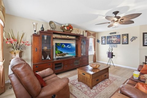 Villa ou maison à vendre à Orlando, Floride: 5 chambres, 295.52 m2 № 2225685 - photo 27