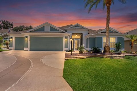 House in The Villages, Florida 4 bedrooms, 234.21 sq.m. № 2199129 - photo 3