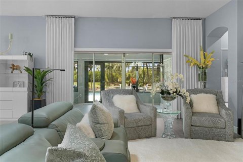 House in The Villages, Florida 4 bedrooms, 234.21 sq.m. № 2199129 - photo 11