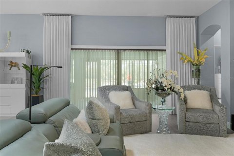 House in The Villages, Florida 4 bedrooms, 234.21 sq.m. № 2199129 - photo 12