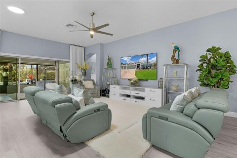 House in The Villages, Florida 4 bedrooms, 234.21 sq.m. № 2199129 - photo 14