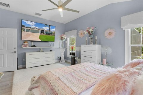 House in The Villages, Florida 4 bedrooms, 234.21 sq.m. № 2199129 - photo 30