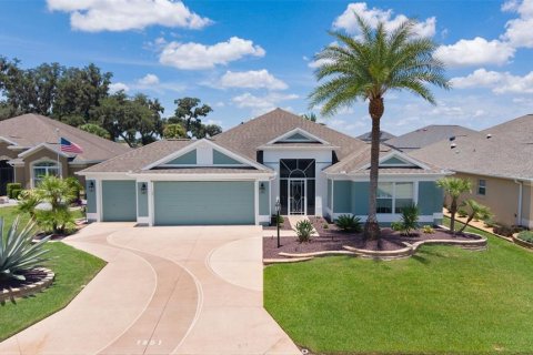 House in The Villages, Florida 4 bedrooms, 234.21 sq.m. № 2199129 - photo 2