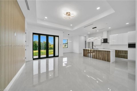 House in Lehigh Acres, Florida 3 bedrooms, 153.29 sq.m. № 2003305 - photo 4