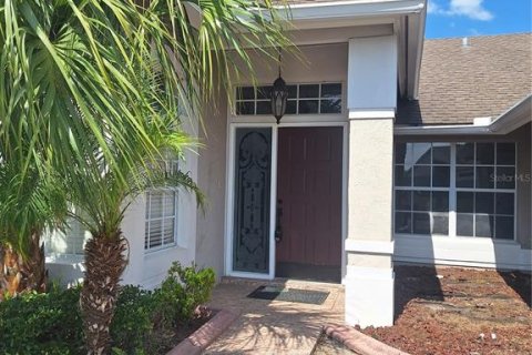 House in Orlando, Florida 4 bedrooms, 238.39 sq.m. № 1799837 - photo 2
