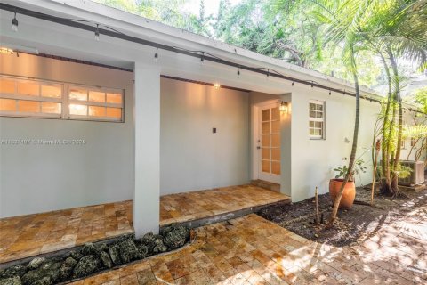 Casa en alquiler en Miami, Florida, 1 dormitorio, 205.96 m2 № 1823437 - foto 4