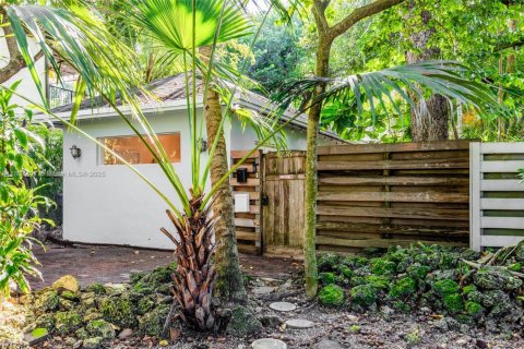 Casa en alquiler en Miami, Florida, 1 dormitorio, 205.96 m2 № 1823437 - foto 2