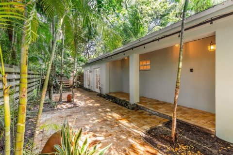 Casa en alquiler en Miami, Florida, 1 dormitorio, 205.96 m2 № 1823437 - foto 5