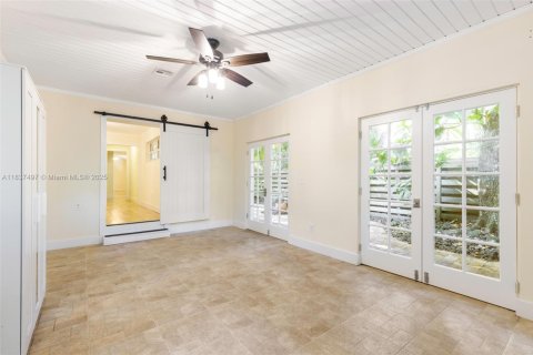 Casa en alquiler en Miami, Florida, 1 dormitorio, 205.96 m2 № 1823437 - foto 17
