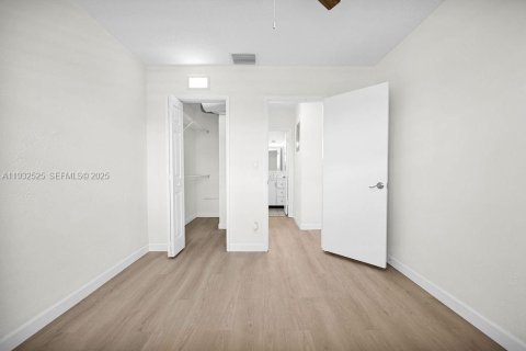 Снять в аренду кондоминиум в Холливуд, Флорида 1 спальня, 46.45м2, № 1990896 - фото 11