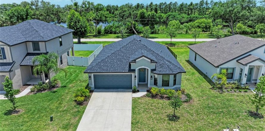 Casa en Parrish, Florida 3 dormitorios, 140.47 m2 № 2200118