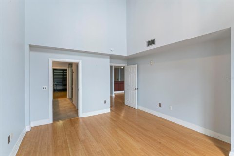 Condominio en alquiler en Tampa, Florida, 4 dormitorios, 232.35 m2 № 2224707 - foto 7