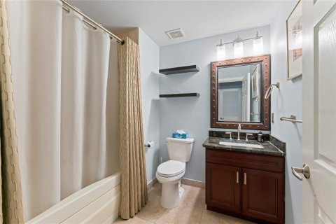 Condominio en alquiler en Tampa, Florida, 4 dormitorios, 232.35 m2 № 2224707 - foto 10