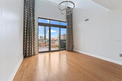 Condominio en alquiler en Tampa, Florida, 4 dormitorios, 232.35 m2 № 2224707 - foto 21