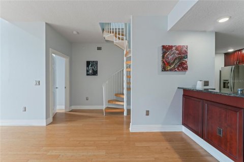Condominio en alquiler en Tampa, Florida, 4 dormitorios, 232.35 m2 № 2224707 - foto 18