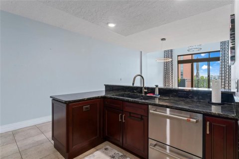 Condominio en alquiler en Tampa, Florida, 4 dormitorios, 232.35 m2 № 2224707 - foto 17