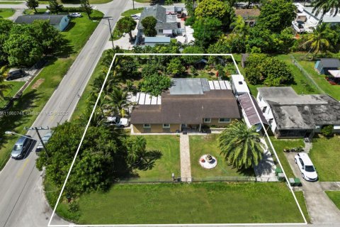 House in Homestead, Florida 3 bedrooms, 123.93 sq.m. № 1889114 - photo 28