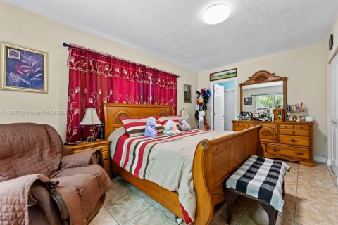 House in Homestead, Florida 3 bedrooms, 123.93 sq.m. № 1889114 - photo 10