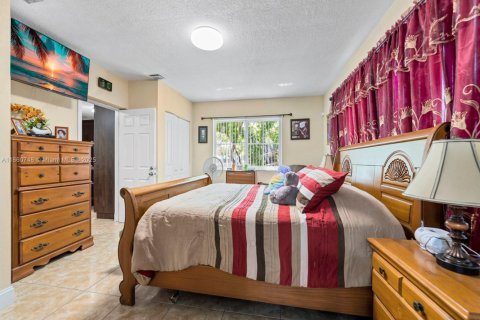 House in Homestead, Florida 3 bedrooms, 123.93 sq.m. № 1889114 - photo 11