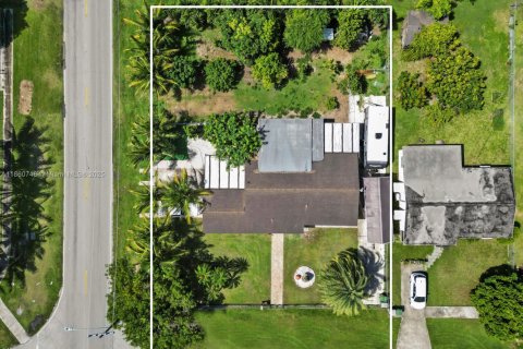 House in Homestead, Florida 3 bedrooms, 123.93 sq.m. № 1889114 - photo 26