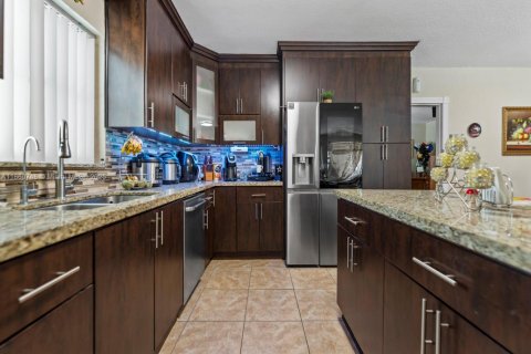House in Homestead, Florida 3 bedrooms, 123.93 sq.m. № 1889114 - photo 8