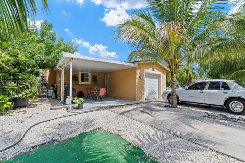 House in Homestead, Florida 3 bedrooms, 123.93 sq.m. № 1889114 - photo 30