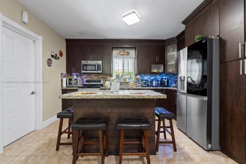 House in Homestead, Florida 3 bedrooms, 123.93 sq.m. № 1889114 - photo 6