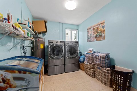House in Homestead, Florida 3 bedrooms, 123.93 sq.m. № 1889114 - photo 19