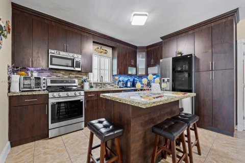 House in Homestead, Florida 3 bedrooms, 123.93 sq.m. № 1889114 - photo 5