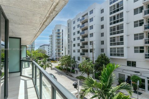 Condominio en venta en Miami, Florida, 1 dormitorio, 66.33 m2 № 2153084 - foto 21