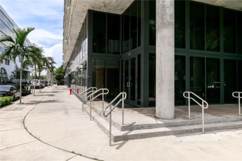Condominio en venta en Miami, Florida, 1 dormitorio, 66.33 m2 № 2153084 - foto 23