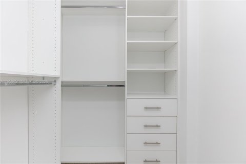 Condominio en venta en Miami, Florida, 1 dormitorio, 66.33 m2 № 2153084 - foto 15