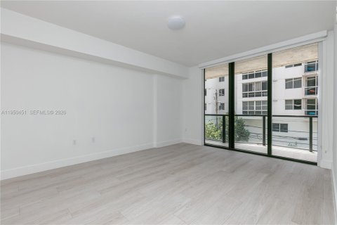 Condominio en venta en Miami, Florida, 1 dormitorio, 66.33 m2 № 2153084 - foto 13
