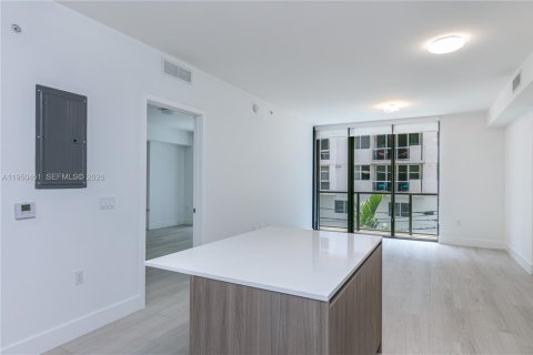 Condominio en venta en Miami, Florida, 1 dormitorio, 66.33 m2 № 2153084 - foto 9