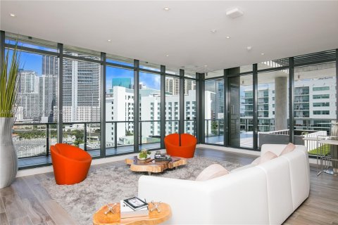 Condominio en venta en Miami, Florida, 1 dormitorio, 66.33 m2 № 2153084 - foto 30