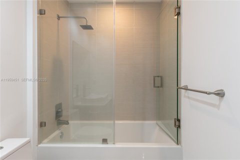 Condominio en venta en Miami, Florida, 1 dormitorio, 66.33 m2 № 2153084 - foto 17