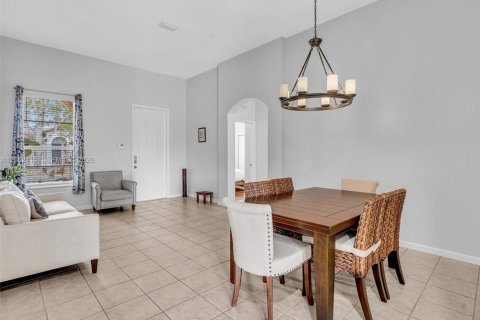 House in Homestead, Florida 4 bedrooms, 182.74 sq.m. № 2075374 - photo 6